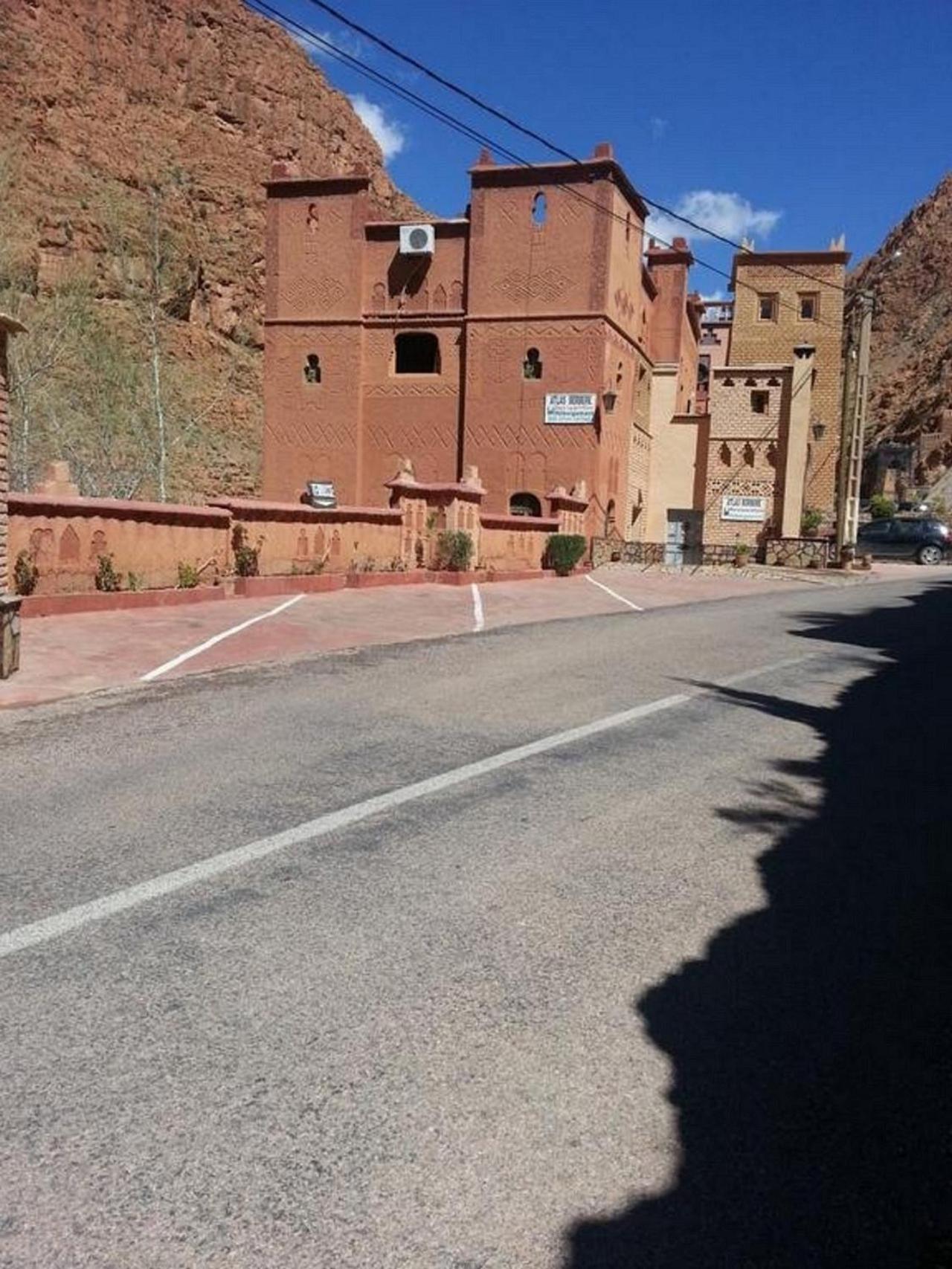 Riad Atlas Berbere Boumalne Dades Luaran gambar